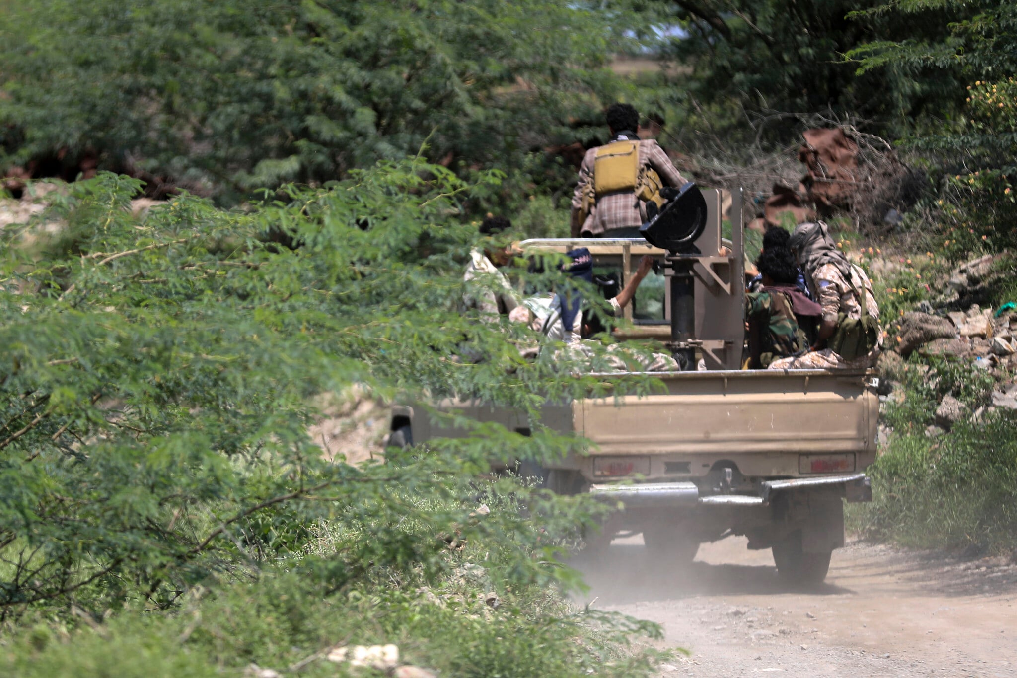 Yemen presidency announces military offensive to retake all Houthi territory