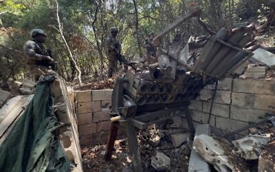 File: French UN peacekeepers inspect a destroyed Hezbollah position in the Saluki Valley, southern Lebanon, Aug. 20, 2025. (AP Photo/Hussein Malla, File) File: French UN peacekeepers inspect a destroyed Hezbollah position in the Saluki Valley, southern Lebanon, Aug. 20, 2025. (AP Photo/Hussein Malla, File)