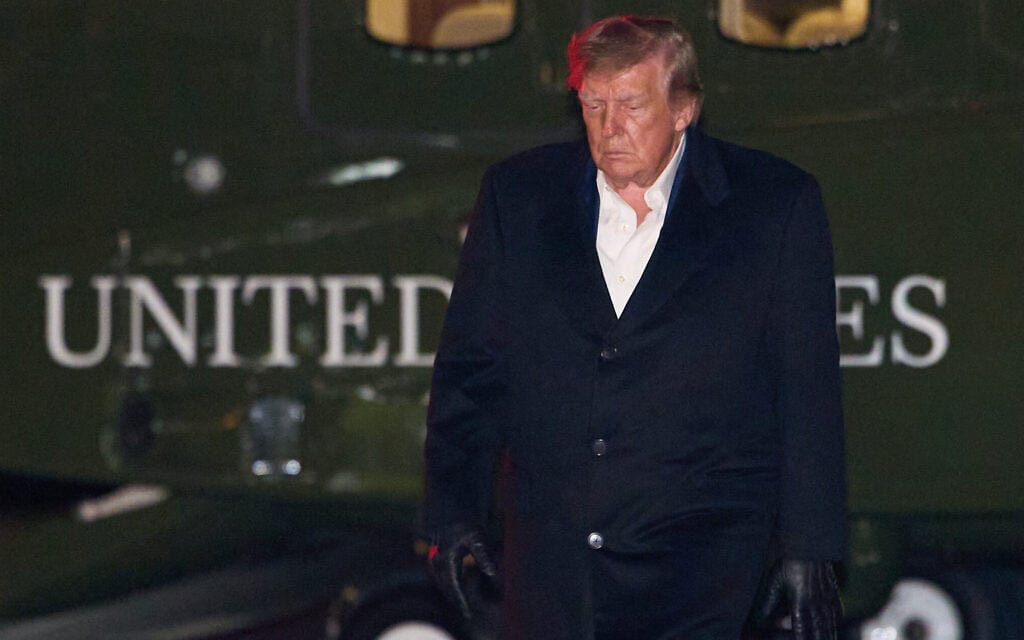 US President Donald Trump walks across the South Lawn upon his arrival to the White House, October 21, 2026, in Washington. (AP Photo/Mark Schiefelbein) US President Donald Trump walks across the South Lawn upon his arrival to the White House, October 21, 2026, in Washington. (AP Photo/Mark Schiefelbein)