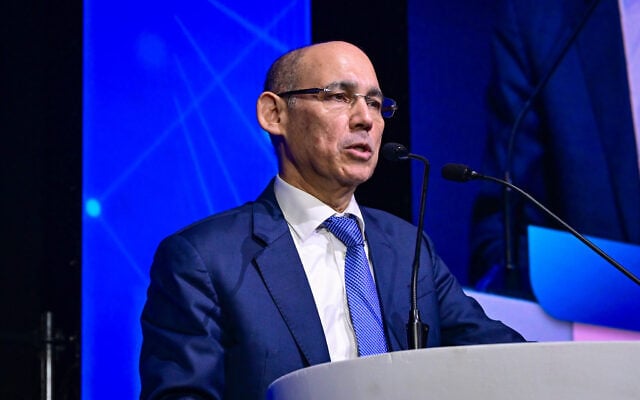 Governor of the Bank of Israel Amir Yaron attends a conference of the Government Companies Authority in Rishon LeZion, central Israel, January 25, 2026. (Avshalom Sassoni/Flash90)