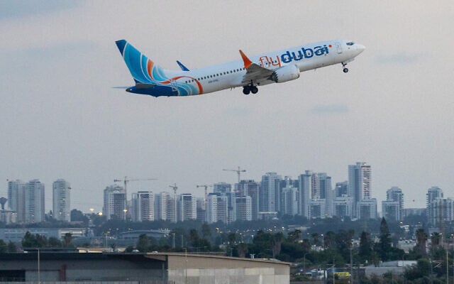 A flydubai plane takes off from Ben Gurion airport on September 30, 2026. (Yossi Aloni/FLASH90)