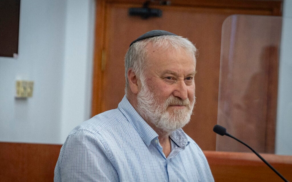 Former attorney general Avichai Mandelblit testifies in the corruption trial of Prime Minister Benjamin Netanyahu at the Jerusalem District Court, October 20, 2026. (Chaim Goldberg/Flash90)