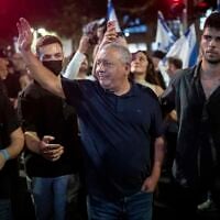 Yashar party chairman Gadi Eisenkot attends a demonstration at Hostages Square in Tel Aviv, calling for the establishment of a state commission of inquiry into the October 7, 2023, Hamas-led massacre, three days ahead of the election, October 24, 2026. (Flash90)