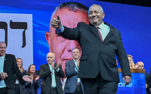 Yashar party leader Gadi Eisenkot givs a thumbs up to supporters after the release of the first exit poll results following the general election, in Tel Aviv on October 28, 2026. (Avshalom Sassoni/Flash90) Yashar party leader Gadi Eisenkot givs a thumbs up to supporters after the release of the first exit poll results following the general election, in Tel Aviv on October 28, 2026. (Avshalom Sassoni/Flash90)
