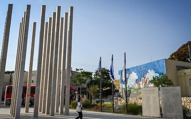 Israelis visit a memorial site for those killed in the October 7 attack at the former Sderot Police Station in southern Israel, November 5, 2025. (Michael Giladi/Flash90)