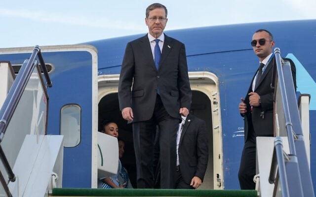 President Isaac Herzog arrives in Baku, Azerbaijan, October 14, 2026. (Maayan Toaf / GPO) President Isaac Herzog arrives in Baku, Azerbaijan, October 14, 2026. (Maayan Toaf / GPO)