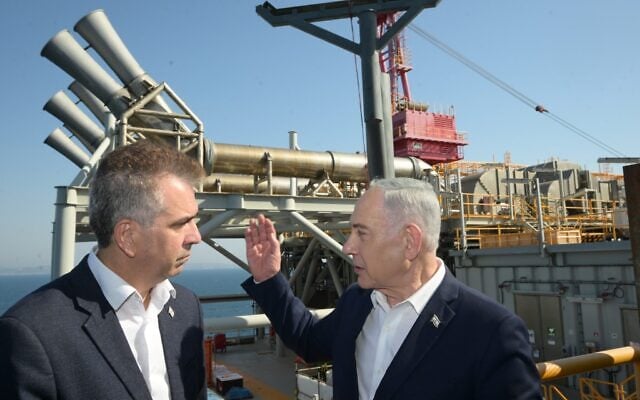 Prime Minister Benjamin Netanyahu (R) and Energy Minister Eli Cohen visit the Leviathan natural gas field on October 22, 2026. (Amos Ben Gershom/GPO) Prime Minister Benjamin Netanyahu (R) and Energy Minister Eli Cohen visit the Leviathan natural gas field on October 22, 2026. (Amos Ben Gershom/GPO)
