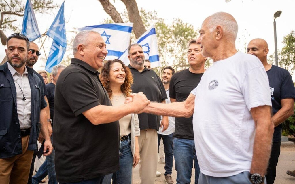 Yashar chairman Gadi Eisenkot (L) meets with former hostage Gadi Mozes in Kibbutz Nir Oz, October 27, 2026. (Yashar) Yashar chairman Gadi Eisenkot (L) meets with former hostage Gadi Mozes in Kibbutz Nir Oz, October 27, 2026. (Yashar)